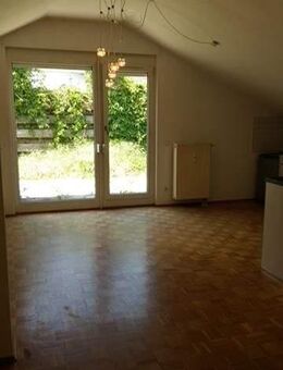 2 Zimmer DG-Wohnung mit Dachterrasse in Uttenreuth - Uttenreuth