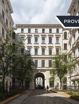 Teilsaniert & mit Wannenbad: Bezugsfreie 3-Zimmerwohnung in Kreuzberger Kulturdenkmal - Berlin