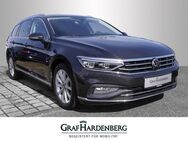 VW Passat Variant, 2.0 TDI Elegance, Jahr 2022 - Gengenbach