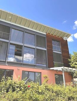 ** Großzügige Wohnfläche mit Flair, Panorama-Fernblick und Garten ** - Usingen