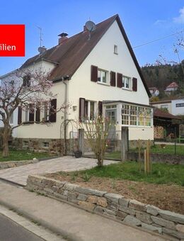 Kleines Einfamilienhaus mit großem Garten und kleiner Scheune - Hofheim (Taunus)