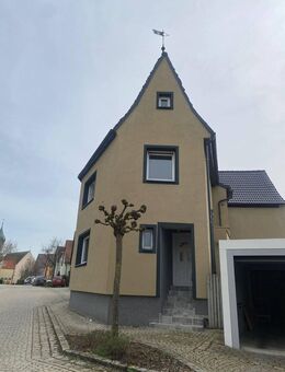 Zweifamilienhaus mit Platz, Komfort & Naturidylle - Dürrwangen