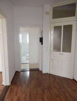 Freundliche 3-Zimmer DG-Wohnung in BS-Lehndorf mit Altbaucharme - Braunschweig