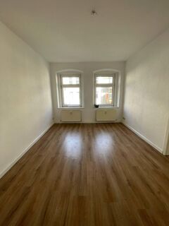 3 RWE in ruhigen Hinterhaus ab 01.07.2025 zu vermieten