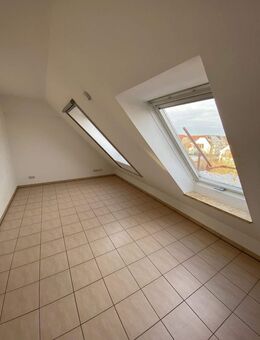 Kleine 2 Zimmer DG Wohnung mit Duschbad *EBK gegen Abstand - Wildau