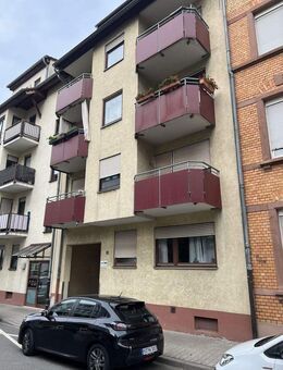 Frisch sanierte 2-ZKB mit zwei Balkonen und Stellplatz - Mannheim