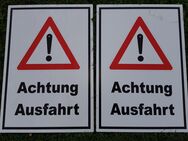 Schilder "Achtung Ausfahrt" und "Vorsicht Fußgänger" - Zülpich