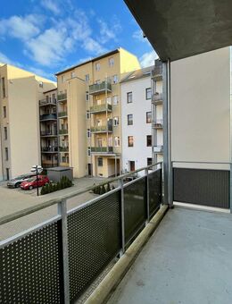 Sanierte 2 Raumwohnung mit Balkon + Stellplatz am Brühl! - Chemnitz