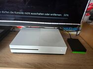 X Box on mit Festplatte und spielen Abzugeben - Verl