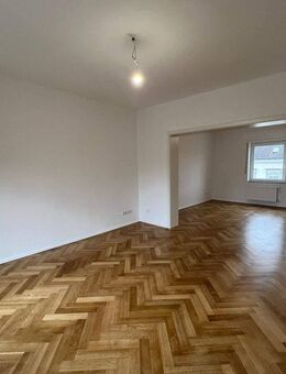 ++ CHARMANTE WOHNUNG MIT EINBAUKÜCHE ++ - Solingen (Klingenstadt)