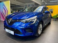 Renault Clio, TCe 140 INTENS EPH vorn, Jahr 2021 - Dresden