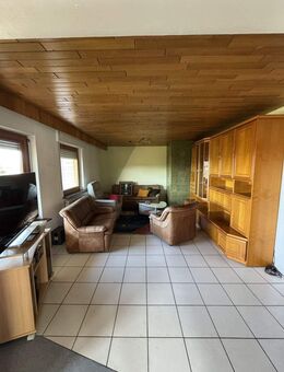 Haus mit großem Baugrundstück - Perfekt für Familien, Investoren und Bauprojekte - Sulz (Neckar)