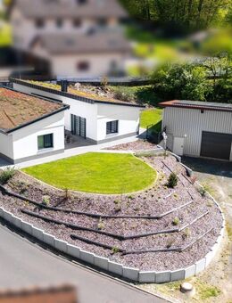 Modernes Einfamilienhaus (Bj. 2021) mit 1.200 m² Grundstück & Dreifach-Garage - Kalbach