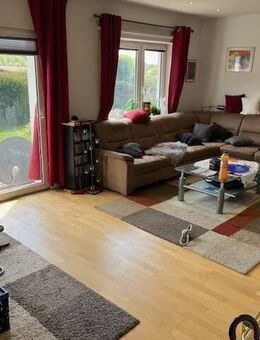 Ebenerdiges Einfamilienhaus mit Einliegerwohnung, Pellet-Ofen, modernisiert, toll ausgestattet!!! - Bendorf (Schleswig-Holstein)