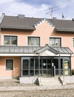 Wohn- und Geschäftshaus (ehemaliges Bankgebäude) in zentraler Lage in Fürstenstein - Fürstenstein