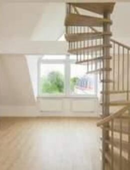 Traumhafte Dachgeschosswohnung, 65 qm, mit Galerie und riesigem Panoramafenster - Augsburg