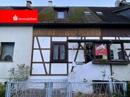 Kleines Reihenmittelhaus mit Nebengebäude - Unterweißbach