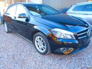 Mercedes-Benz A 180 BlueEfficiency Autom.+Leder+Navi+Panorama - Bad Münder (Deister)