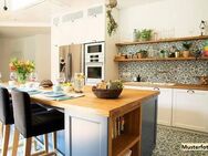 Einfamilienhaus mit Nebengebäuden - Krayenberggemeinde