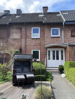 RESERVIERT: Modernisiertes Reihenmittelhaus in gefragter Lage - Flensburg