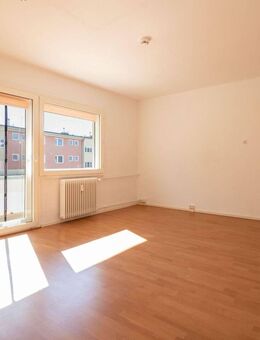 Sonniges Wohnjuwel - 2-Zi.-Wohnung mit Balkon, Stellplatz & Top-Anbindung! - Berlin