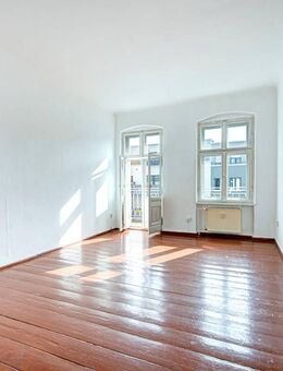 Sonnige Balkonwohnung in Friedrichshain: BEZUGSFREIE 2-Zimmer-Gründerzeit-Wohnung + PROVISIONSFREI - Berlin