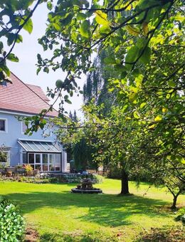 Historisches Schulhaus mit einzigartigem Flair und modernem Wohnkomfort - Nähe Landau zu verkaufen - Landau (Isar)