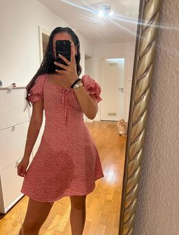 Rosa Kleid mit Schleife - Mainz
