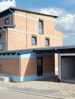 Großzügige DHH mit PV-Anlage, Einbauküche, 2 Bädern, großem Grundstück und Fernblick! - Glashütten (Bayern)