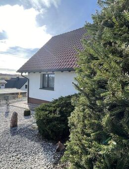 Ein Zuhause zum Wohlfühlen mit Aussicht und Potential - bereit für Ihre Ideen! EFH in schöner Lage! - Schleiz