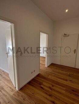 **Erstbezug: Moderne 3-Zimmer-Dachgeschosswohnung mit Fußbodenheizung & Stellplatz** - Leipzig