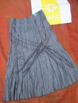 NEU mit ETIKETT * Boho Style * Lurex Glitzer Fäden * Fischgrat * A- Linie * Pliseè * Falten * Rock "BIBA by ESCADA" Gr. 40/ M * schwarz * anthrazit- grau * silber * - Riedlingen