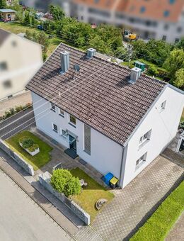 Modernisiertes Zweifamilienhaus mit traumhaftem Garten in begehrter Lage in Eurasburg - Eurasburg (Regierungsbezirk Schwaben)