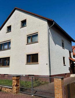 Hermann Immobilien: Charmantes 2-Familienhaus in Erlensee mit Einliegerwohnung im Dachgeschoss - Erlensee