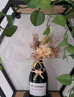 Handmade Kombi-Geschenk: Blumenstrauß und Wein - Villingen-Schwenningen