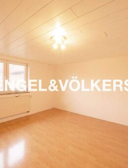 Wohnhaus mit separater Einheit und großzügiger Halle - ideal für viele Nutzungskonzepte - Stadtlauringen