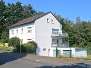 Attraktives 3-Parteienhaus in ruhiger Wohnlage mit Balkonen, Garten, 2 Garagen + 6 Stellplätzen - Bonn