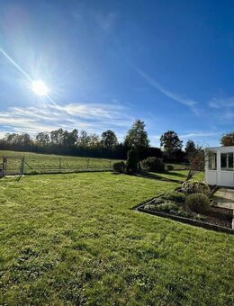 OHNE MAKLERPROVISION - Bungalow mit unverbaubarem Blick auf Landschaftsschutzgebiet - Leopoldshöhe
