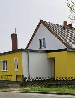 Zwei Häuser (300 m²) mit Werkstatt & Garagen. Berlin 52 Min. Eines schnell bezugsfertig. - Heideblick