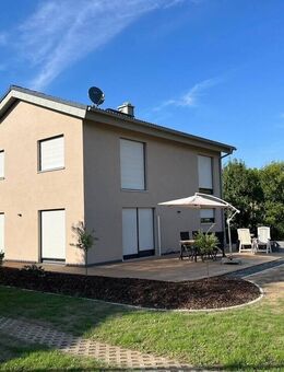 Förderfähiges Einfamilienhaus in City-Ausführung ** Wärmepumpe** FBH*PV-Anlage** Nachhaltigkeit - Weiden (Oberpfalz)