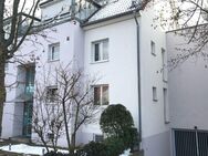 Schöne 2-Zi.-DG-Whg. mit Dachterrasse, neuer Heizung und Solarthermie in Rottenburg - Rottenburg (Neckar)