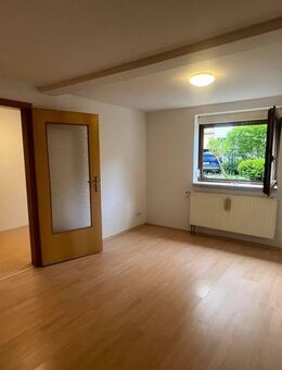 charmante 1,5-Raumwohnung mit Vorgarten im Zentrum von Ilmenau - Ilmenau