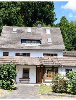 Charmantes Einfamilienhaus mit ehemaliger Praxis - Viel Potenzial am Rande des Kellerwalds! - Vöhl