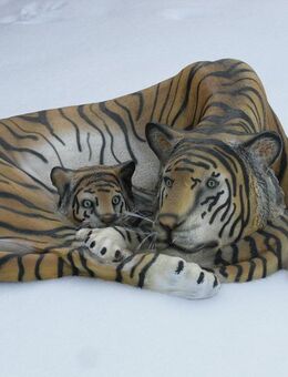 Dekofigur Tiger mit Jungen Gartendeko Tierfigur Deko - Hergisdorf