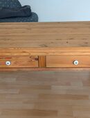 Kieferntisch (Couch) mit 2 Schubladen in 36367