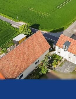 Zwei Doppelhaushälften mit großem Potenzial und imposanter Scheune - Seelitz