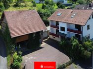 Zweifamilienhaus mit großem Grundstück, Scheune und Garage im Flörsbachtal - Flörsbachtal