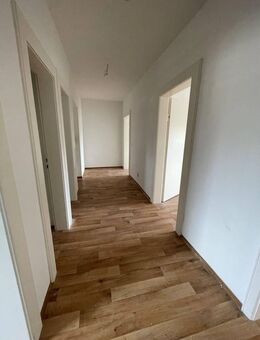 Teilrenovierte 3-Zimmer-Wohnung in Nürnberg Süd - Nürnberg