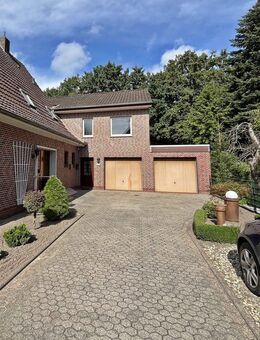 Schnuckelige Dachgeschosswohnung mit großem Balkon - Schwerinsdorf