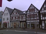 Zentral, hell, ruhig, traumhaft. Dachgeschosswohnung mit gemütlicher Dachterrasse - Rheinbach